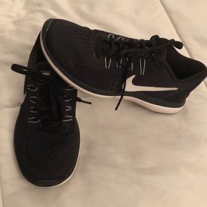Nike Flex 2017 Run Sneakers